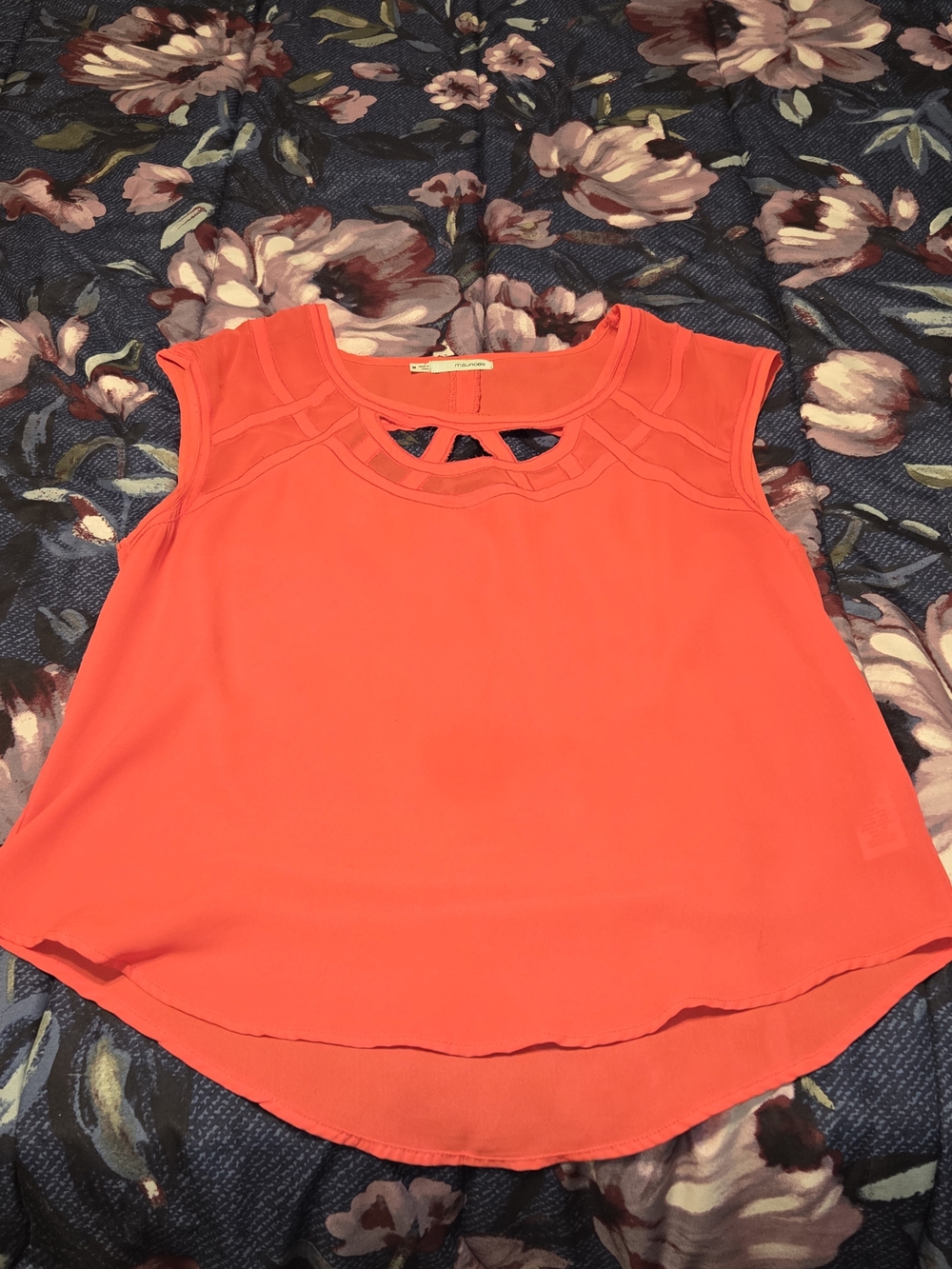 Women’s Coral Cutout Neck Sleeveless Top
